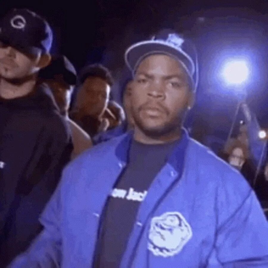 Wc ice cube. Айс Кьюб гангста. Гифки гангстеров. Ice Cube 90s. Ice Cube gif.