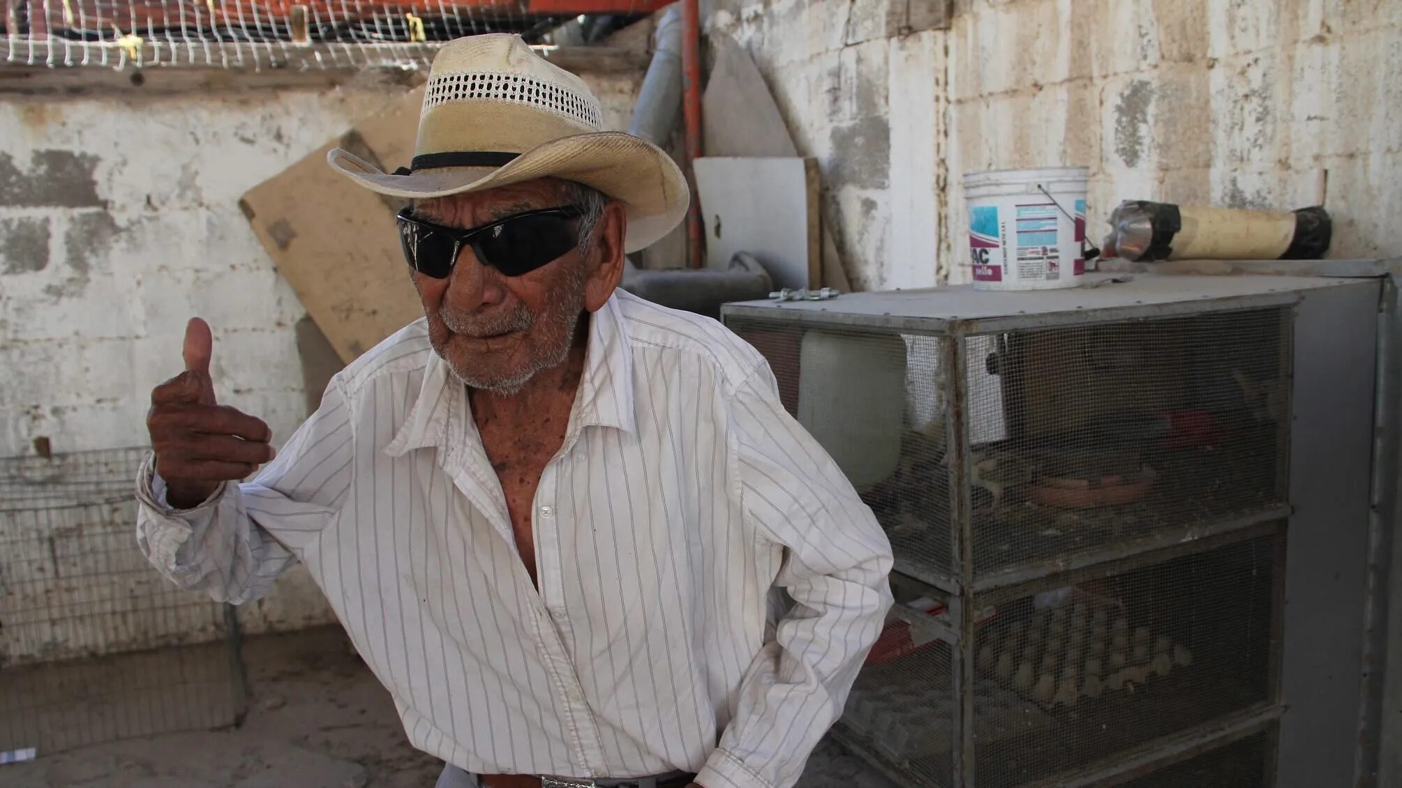 Мексиканский старик. Old mexico. Мануэль гарсия эрнандес долгожитель. Мексиканцы мужчины. Пожилой мексиканец.