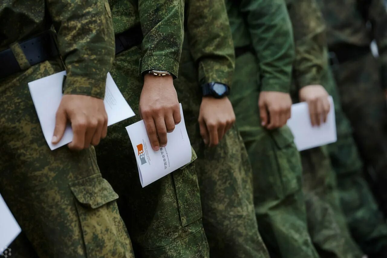 Очное мобилизация. Солдат запаса. Солдатский запас. ДВФУ Военная Кафедра. Студент солдат.