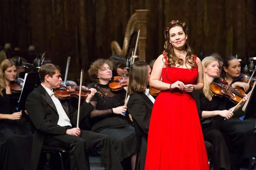 Лирическое сопрано. Певицы поющие сопрано. Сопрано опера. Сопрано нова. Меццо сопрано и контральто.