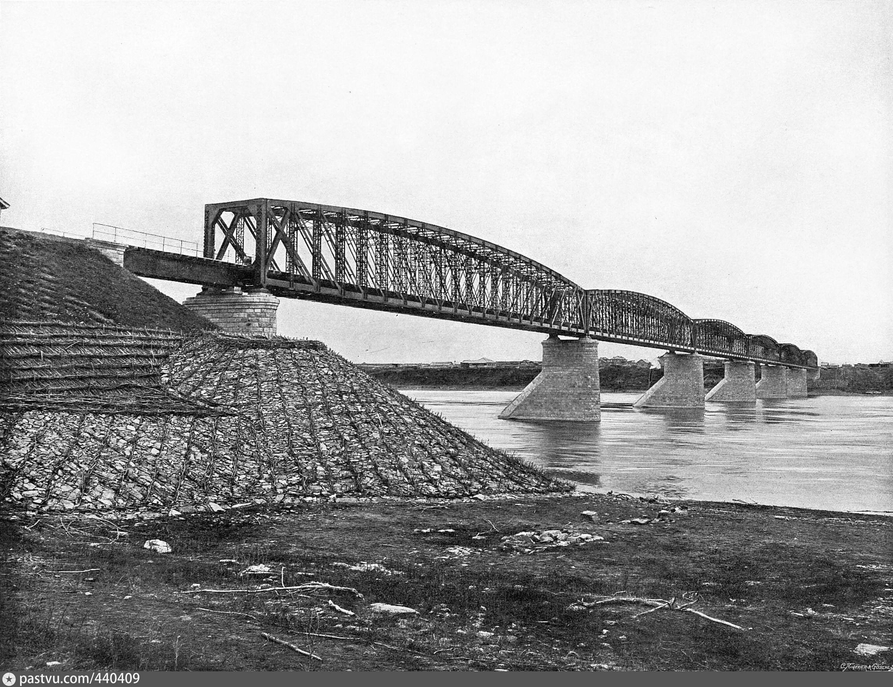 Железная дорога пересекает реку. Мост через реку Томь 19 век. Железнодорожный мост Юрга. Мост через Енисей Великий Сибирский путь. Мост через реку Обь 19 век.