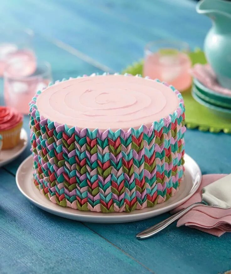 Cake decorating. Украшение торта. Украшение боков торта. Необычный декор торта. Тортик легкое украшение.