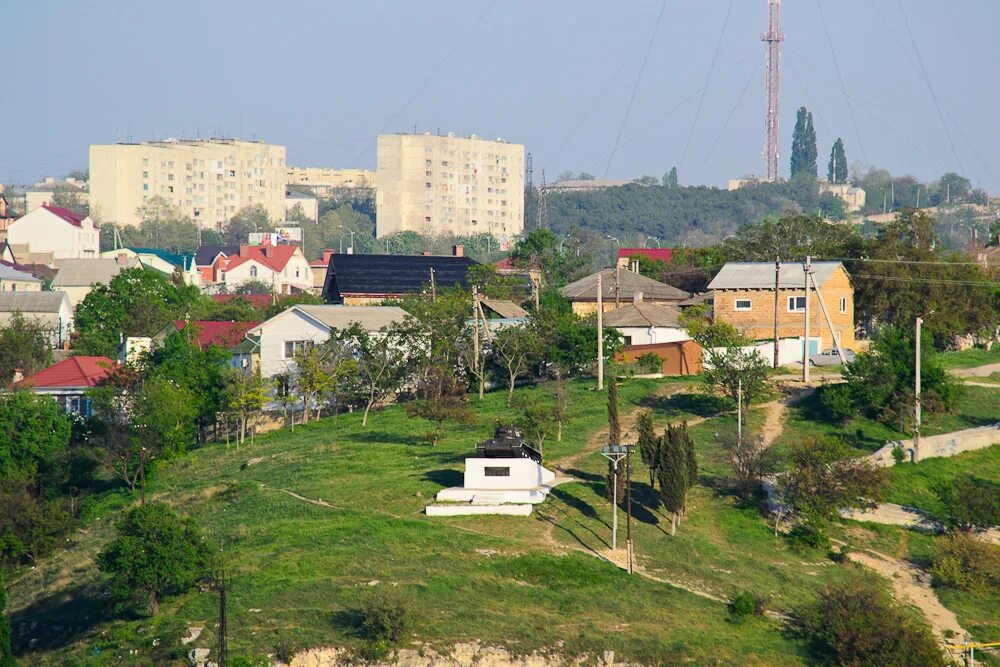 Красная горка Севастополь. Танк на красной Горке Севастополь. Красная горка Севастополь вид сверху. Севастополь красная горка Тенистая. Севастополь красная горка