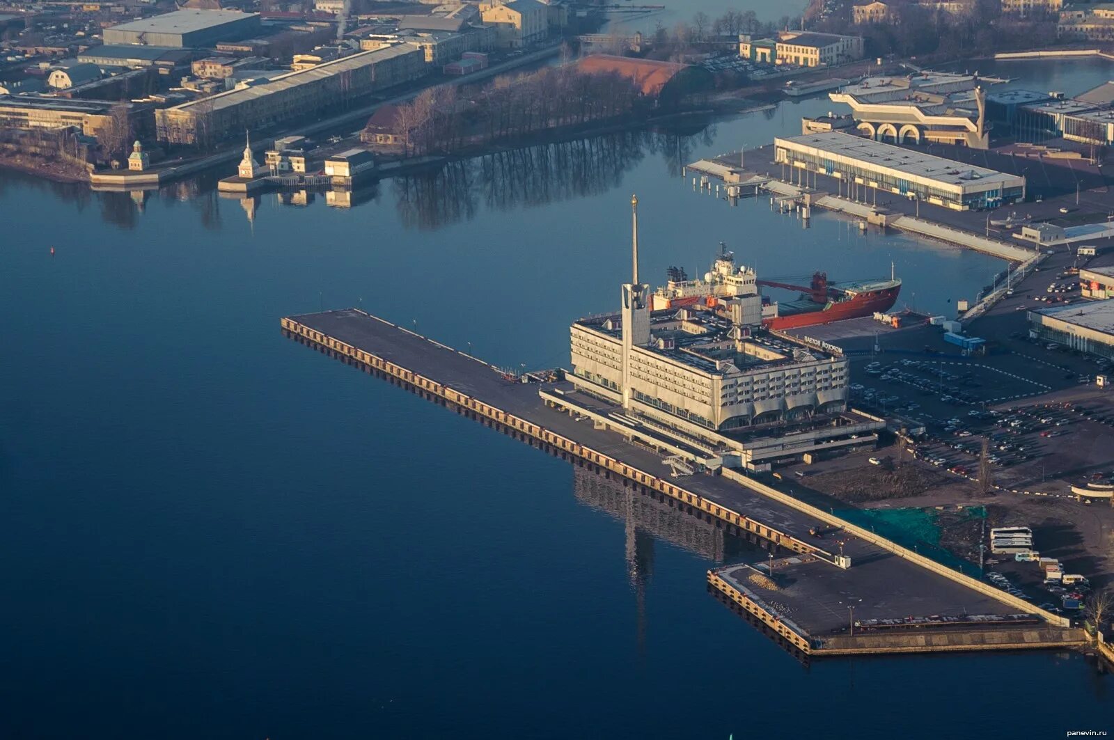 Васильевский остров морская. Морской вокзал Санкт-Петербург. Морской вокзал на Васильевском острове. Ленинградский морской вокзал. Морской вокзал Санкт-Петербург Васильевский остров.