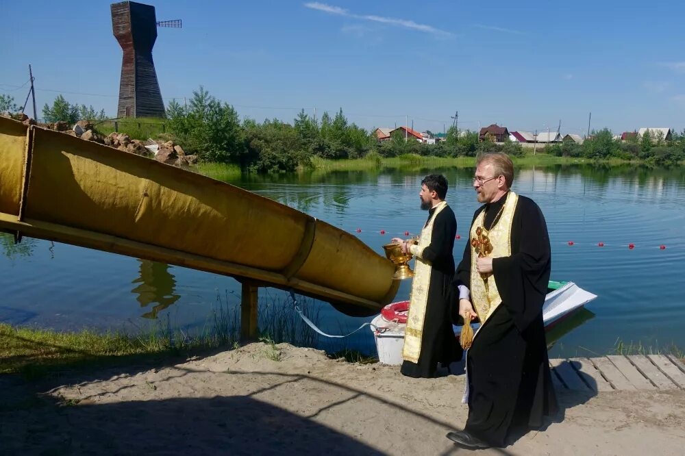 Золотая звезда минусинск. Зао здк золотая звезда. Вахта золотая звезда. Золотая звезда на аллее славы. Минусинск.