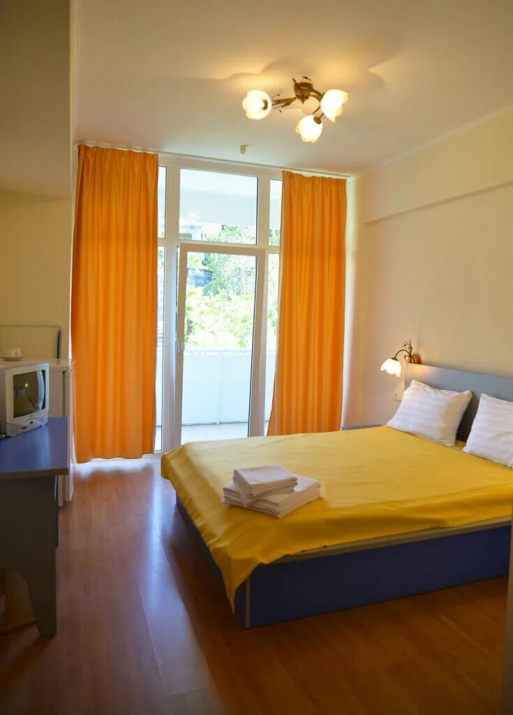 пансионат адмирал ялта. свердлова 32 гостиница адмирал ялта. свердлова 32 гостиница адмирал ялта. пансионат адмирал ялта. отель адмирал ялта.