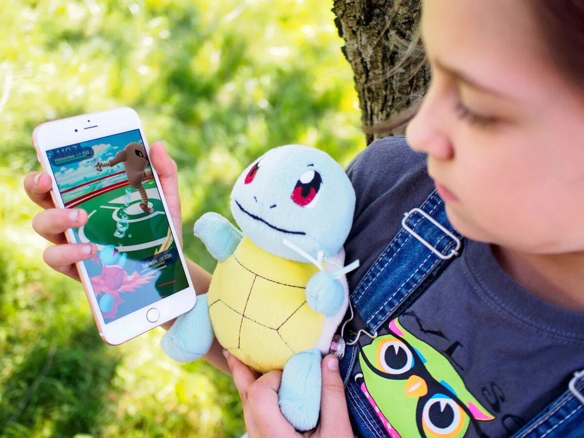 Покемон го версии. Игра Pokemon go. Покемон go. Ловля покемонов игра. Дополненная реальность покемон.