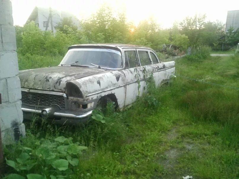 Заброшенная газ 14 чайка. Лагерь чайка московская область заброшенный. Заброшенная чайка. Заброшенная чайка. Газ 13м чайка.