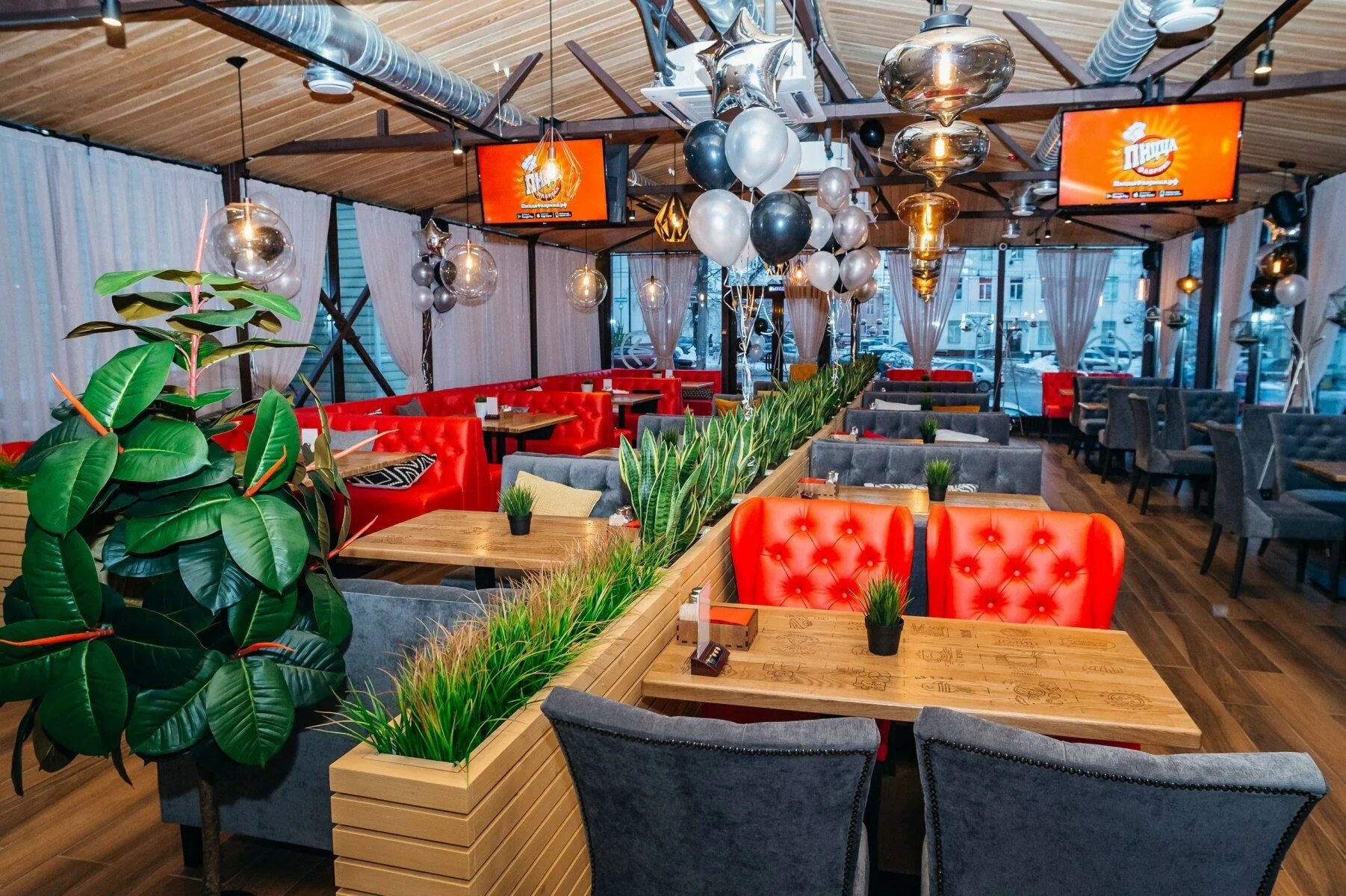 Пицца фабрика вологда добролюбова 38. Пиццерия полено. Ташир пицца кострома коллаж. Пицца фабрика ярославль. Пицца фирмы.