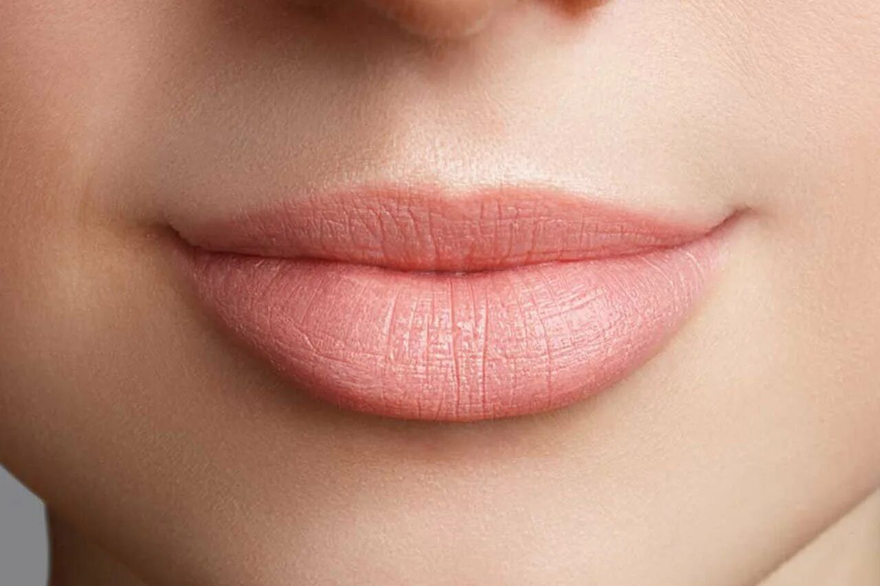 Фотки губ. Помада l'Oreal rouge Signature 110. Красивые губы. Женские губы. Губы без помады.