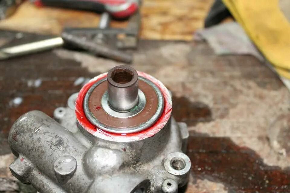 Подшипник гура приора. Замена подшипника гур. Bmw подшипник насос гур. Подшипник гур галант 8. Хонда црв 1996 подшипник гидроусилителя.