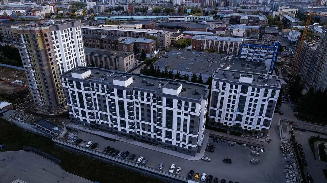 Жилой комплекс (жк) lion gate. Жк толстого новосибирск. Дом лев толстой новосибирск. Жк толстого новосибирск. Жк лев толстой новосибирск фото.