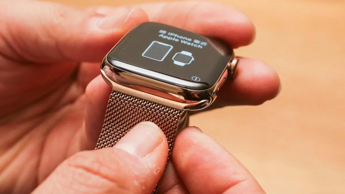 Apple watch 4 44 Gold. Эппл вотч с симкой. Apple watch se 44mm сим карта. Apple watch Starlight Aluminium.