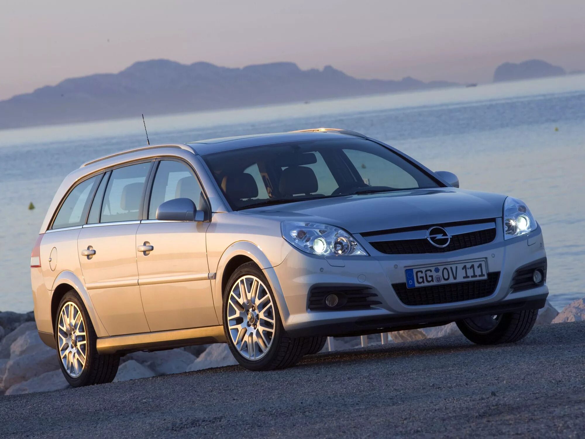 Opel c 1.8. Опель Вектра с 2005 универсал. Опель Вектра универсал 2008. Opel Vectra универсал 2005. Opel Vectra c 2008 универсал.