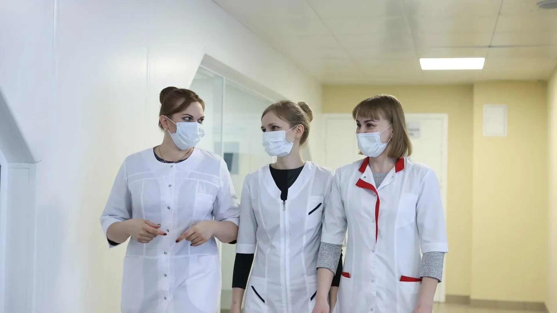 Медработники подмосковья. Главврач. Подмосковный врач 2022. Вакансия доктора. Земский доктор программа.