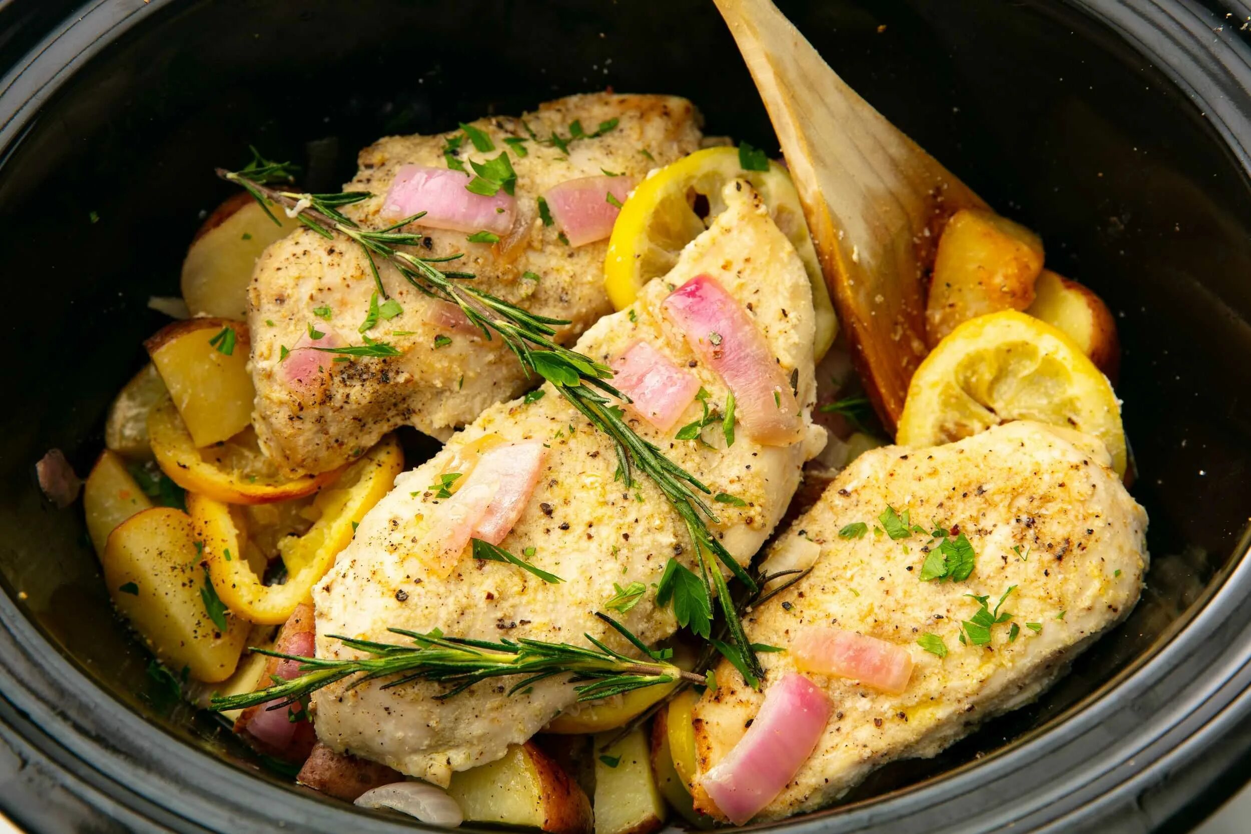 Что можно приготовить вкусно из куриной грудки. Блюда из куриной грудки. вкусный ужин в мультиварке. куриное филе в мультиварке. куриная грудка в мультиварке.