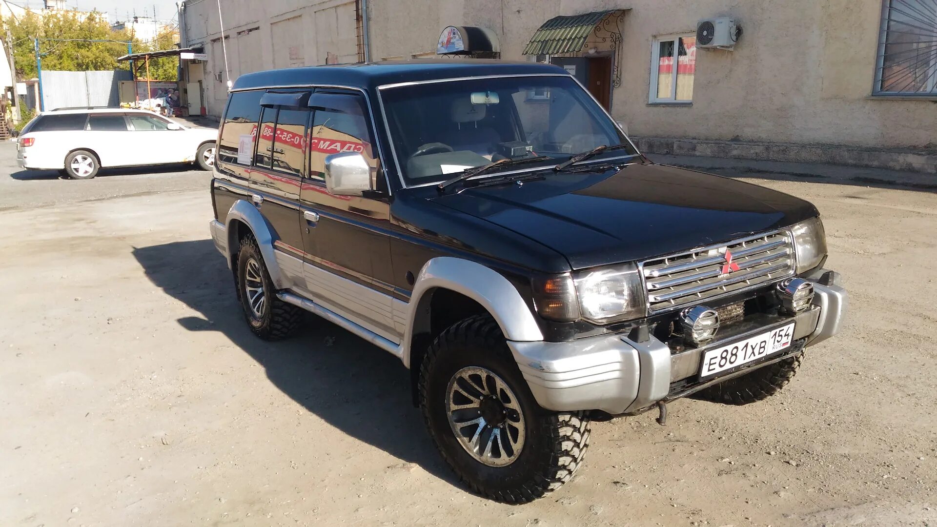 Дром куплю 66. Mitsubishi Pajero 2 черный. Митсубиси Паджеро 90. Mitsubishi Pajero 1996 черный. Mitsubishi Pajero 2 тонированный.