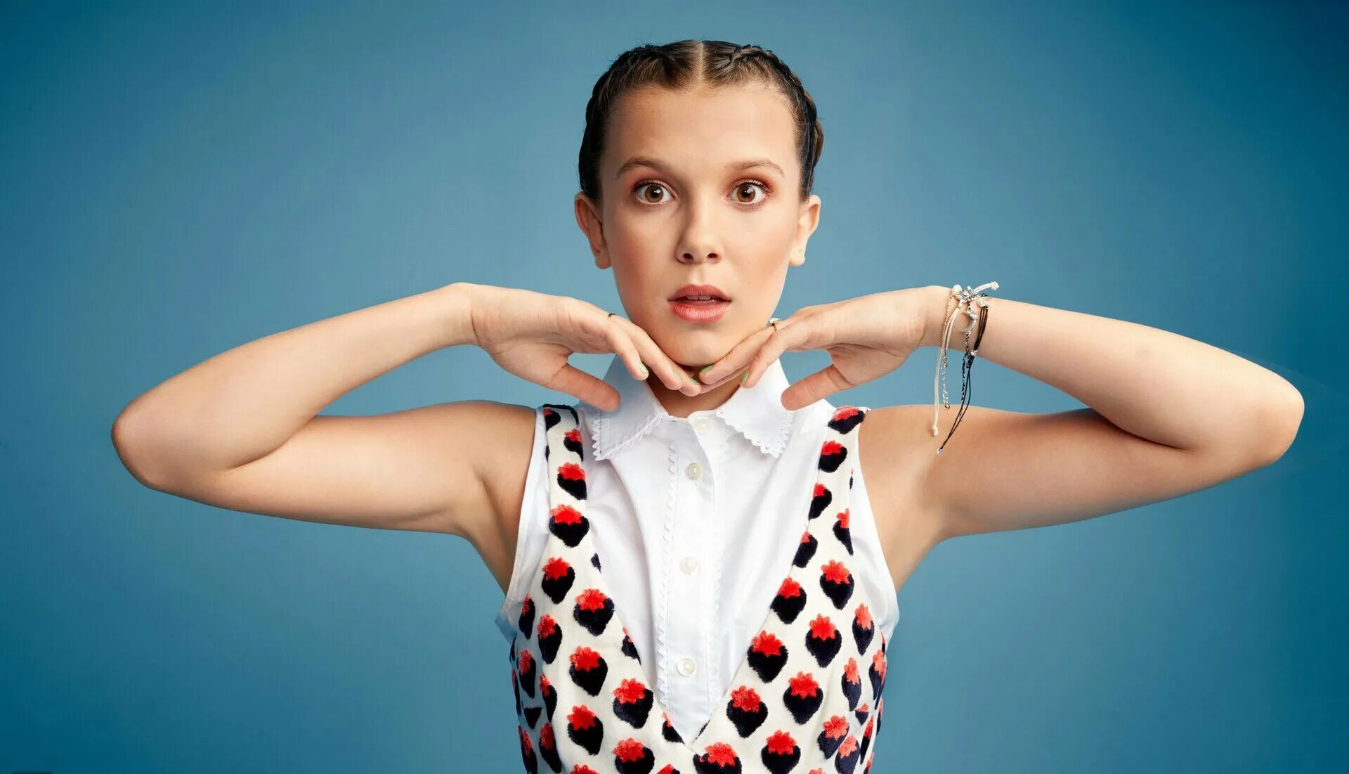 Милли Бобби. Millie Bobby Brown. Милли Бобби Браун фото. Милли Бобби Браун 2022. Милли браун в купальнике