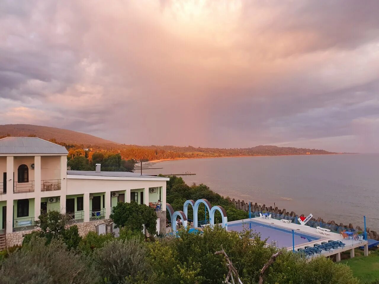 гостевой дом таруса. гостевой дом таруса. таруса абхазия новый. гостевой дом таруса новый афон абхазия. гостевой дом таруса.