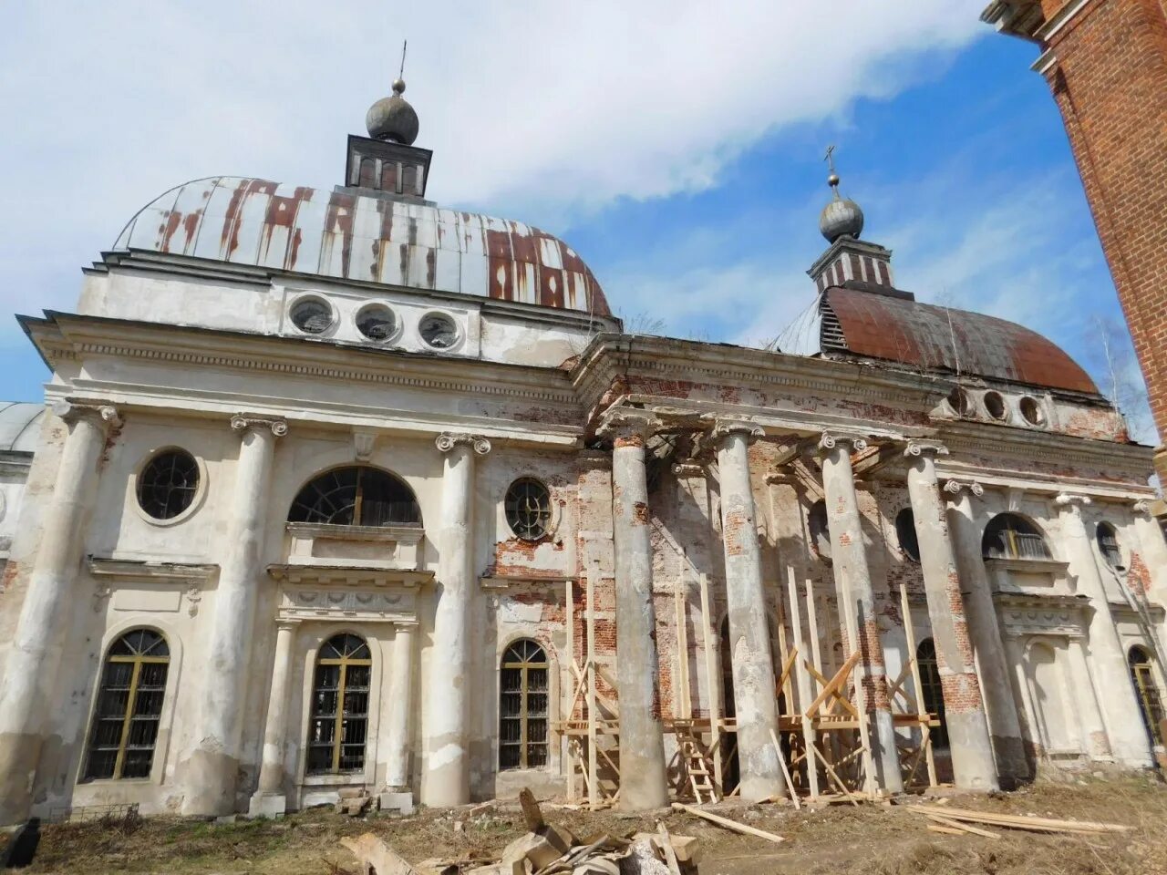 Погода ярополец. Ярополец усадьба Гончаровых. Усадьба Чернышевых в Яропольце 2020. Ярополец достопримечательности. Ярополец Волоколамск.