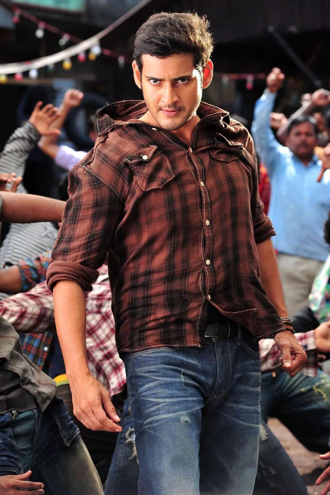 Бизнесмен махеш. Бизнесмен 2012 индийский фильм. Бизнесмен 2012 индийский фильм. Бизнесмен махеш. Бизнесмен индийский фильм.