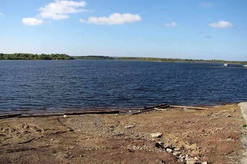 Уровень воды в каме березники на сегодня. Соликамск пляж Боровая. Река Кама в Соликамске. Город Соликамск река Кама. Соликамск река Боровая.