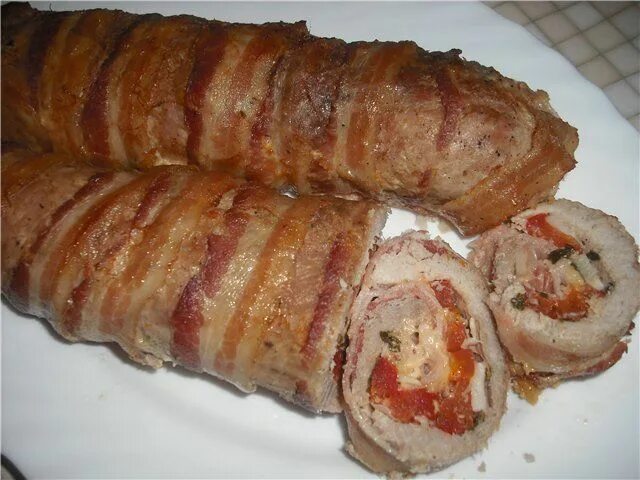 Рулетики из свинины в беконе в духовке. Рулетики из свинины в беконе в духовке. Рулетики из свинины в беконе в духовке. Мясные рулетики в беконе. Рулетики из свинины в беконе в духовке.