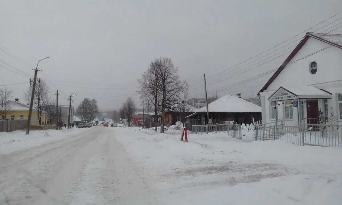 Авито кировская область омутнинск. Город Омутнинск Кировской области. Город Омутнинск улица Ленина. Омутнинск Главная улица. Центральная улица города Омутнинска Кировской области.