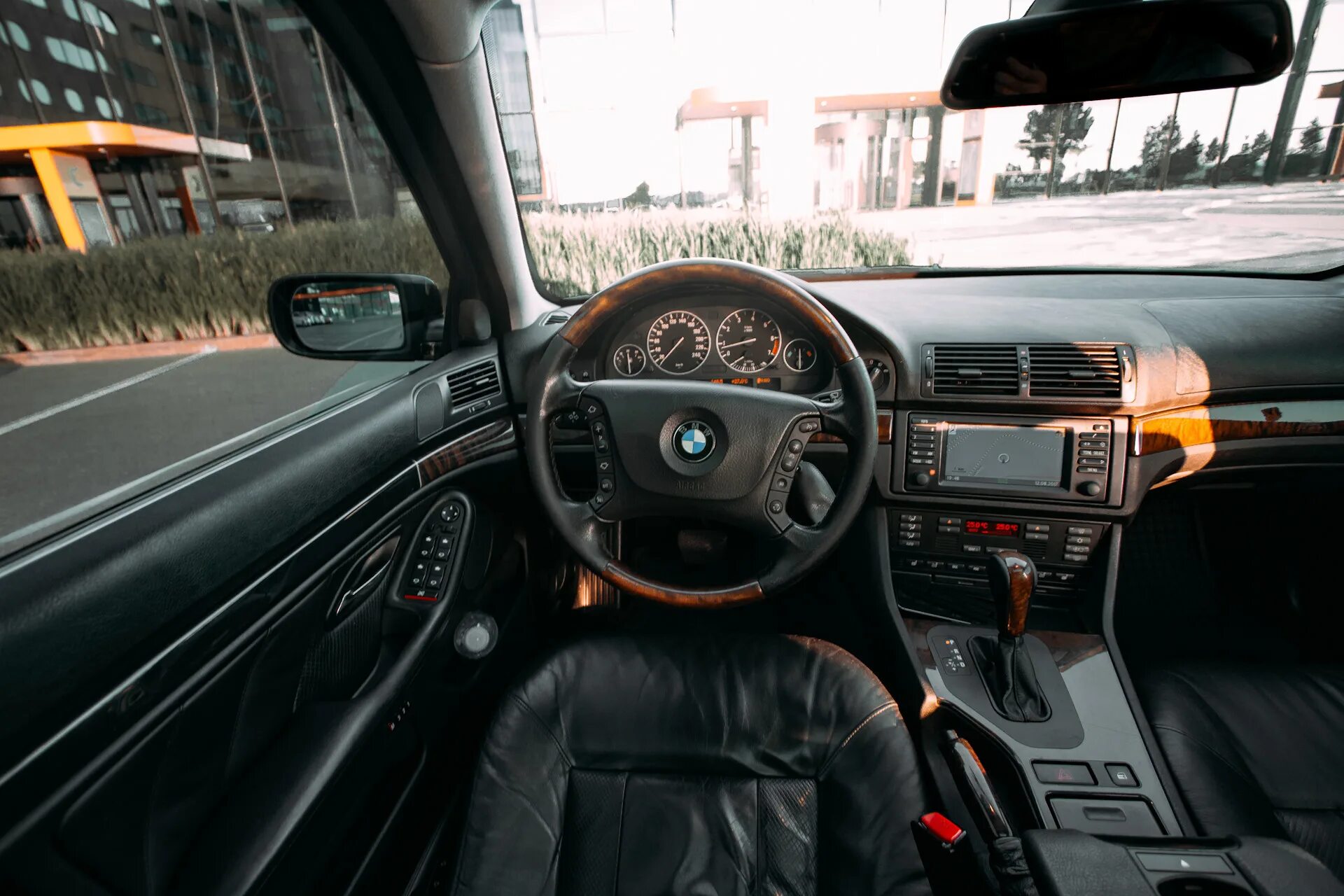 Bmw e39 салон. Бмв 39 салон. Bmw е39 салон. Бмв 5 е39 салон. Бмв е39 салон.