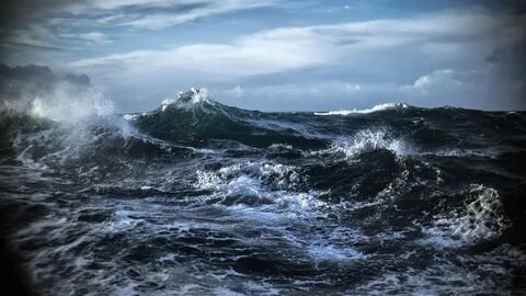 В буре море становилось