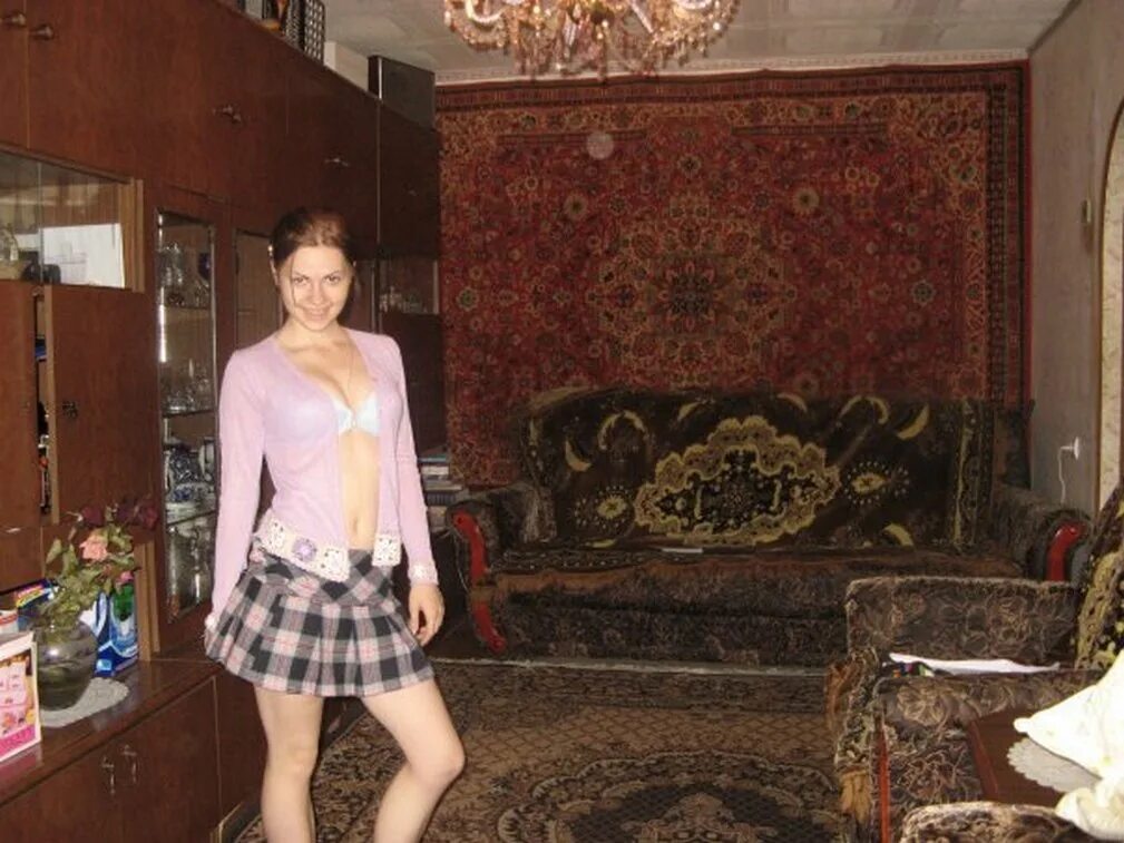 Фото домашние 90х. Молодежь 90-х девушки. Атмосфера 90-х. Девушка из 90-ых. 90е девушки.