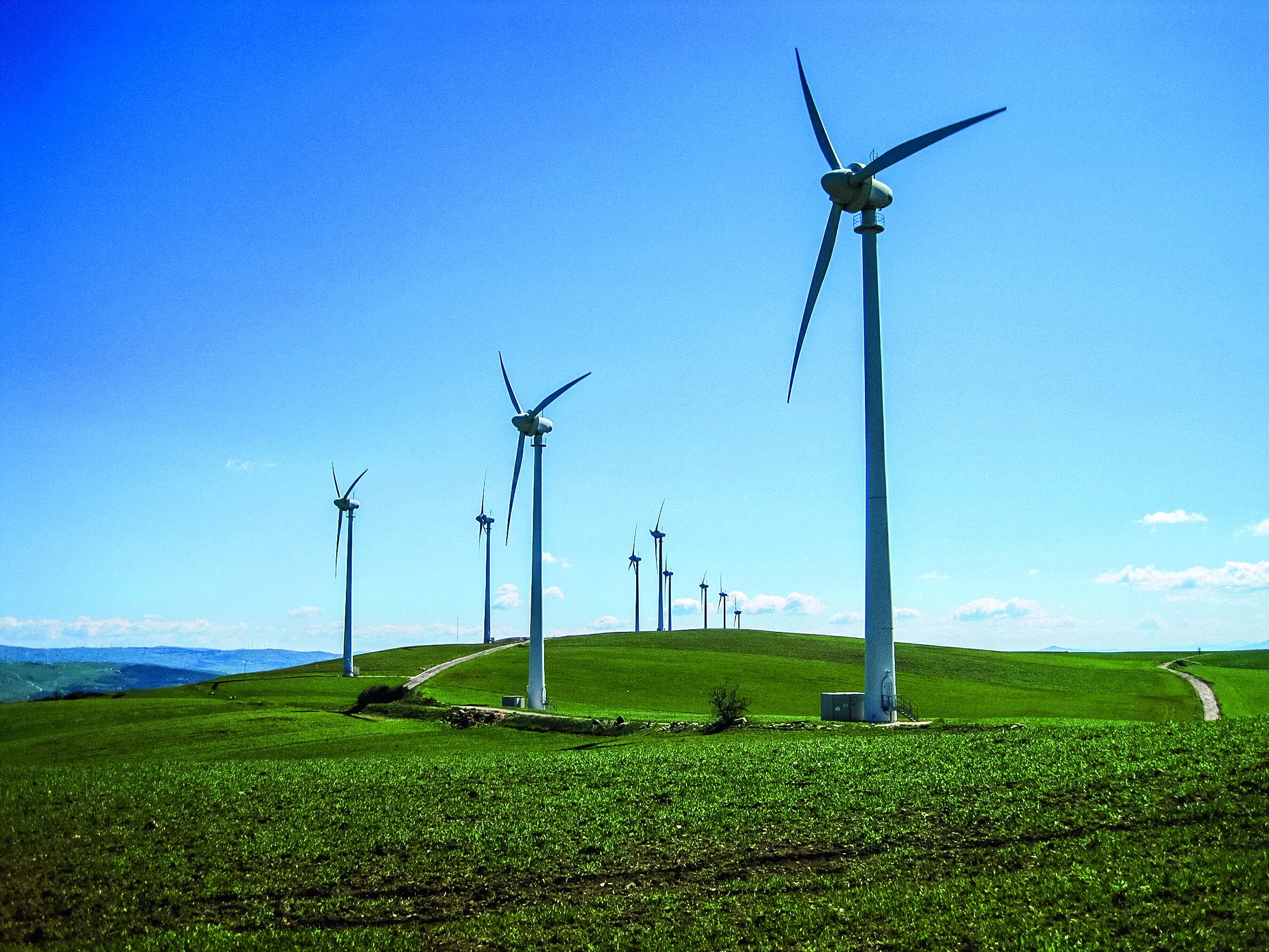 Ветряная мельница альтернативная энергия. Возобновляемые источники энергии в узбекистане. Горная вэс. Ветропарк гуково. Alternative energy sources ppt.