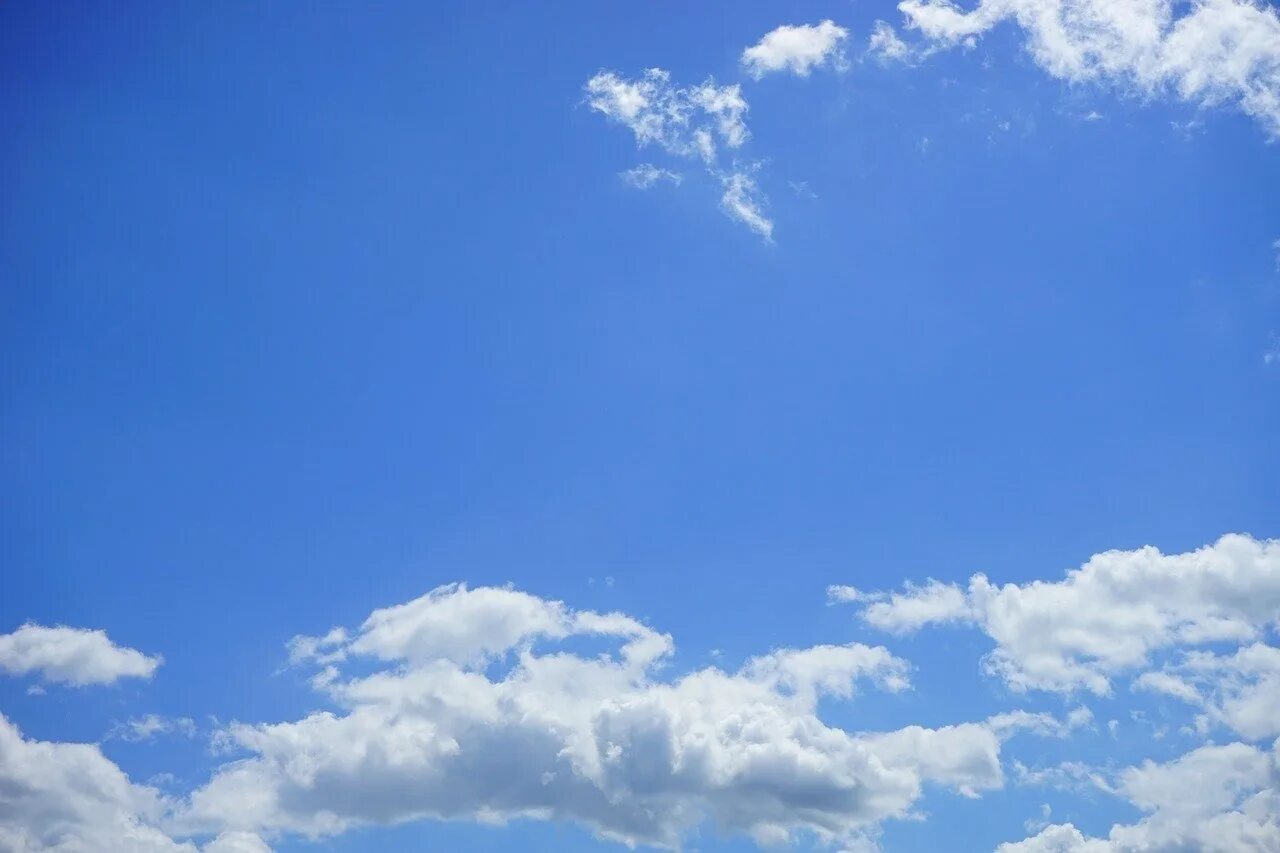 Например небо голубое. Небо. Голубое небо с облаками. Дневное небо. Ясное небо.