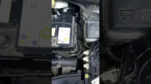 Как снять аккумулятор с пежо