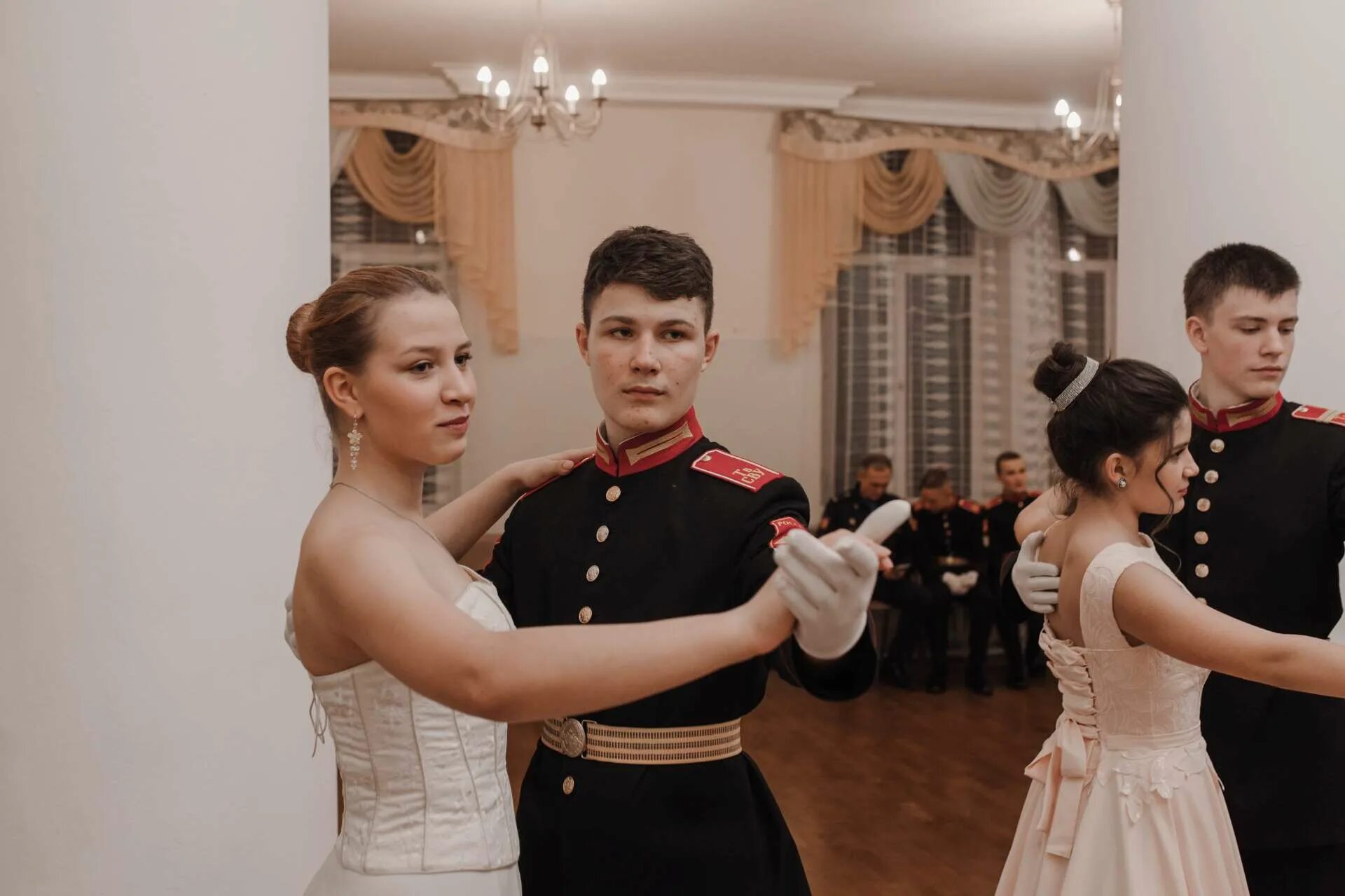 бал мышковой. бал 19 века бал. современный бал. бал мышковой. современный бал.