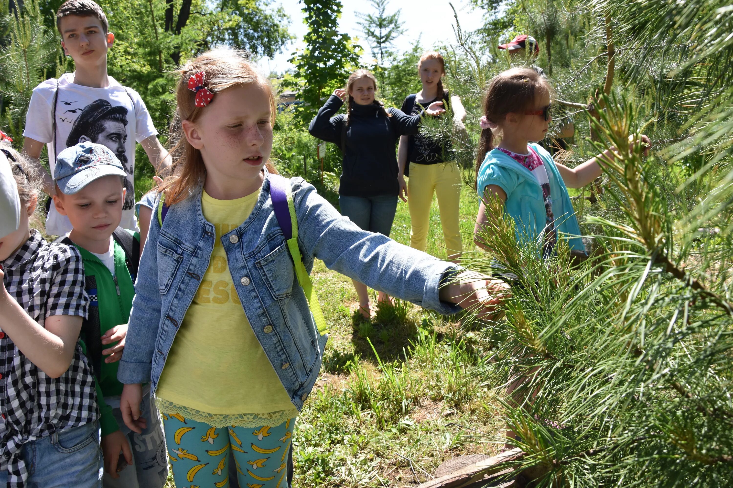 студенты на полевой практике. юный натуралист кружок. стихи про юных исследователей для детей. юный натуралист. мастер класс для детей.