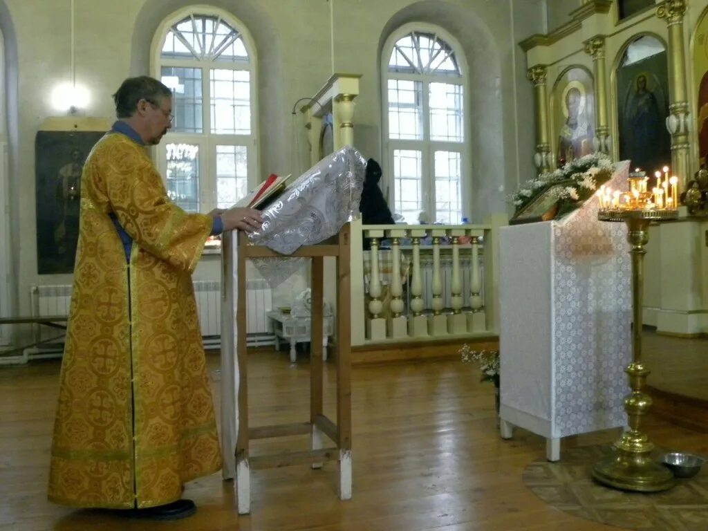 лазаревское служба в храме. храм пресвятой богородицы лазаревское. лазаревский храм пятигорск священники. лазаревский храм рязань. храм сошествия святого духа на лазаревском кладбище.