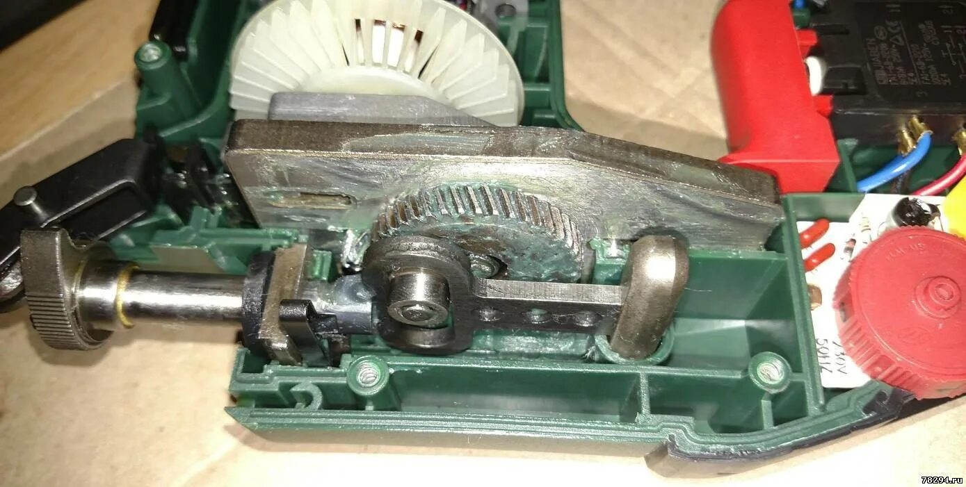 Почему уводит лобзик. Metabo steb 70 quick. лобзик метабо steb 70 quick в разобранном виде. лобзик метабо steb 70 quick в разборе. пылеудаление для лобзика metabo 100.