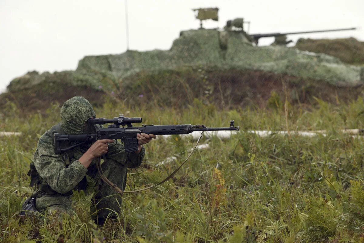 Снайпер вс рф. Военный с СВД. Снайперские войска. Снайпер армия России.