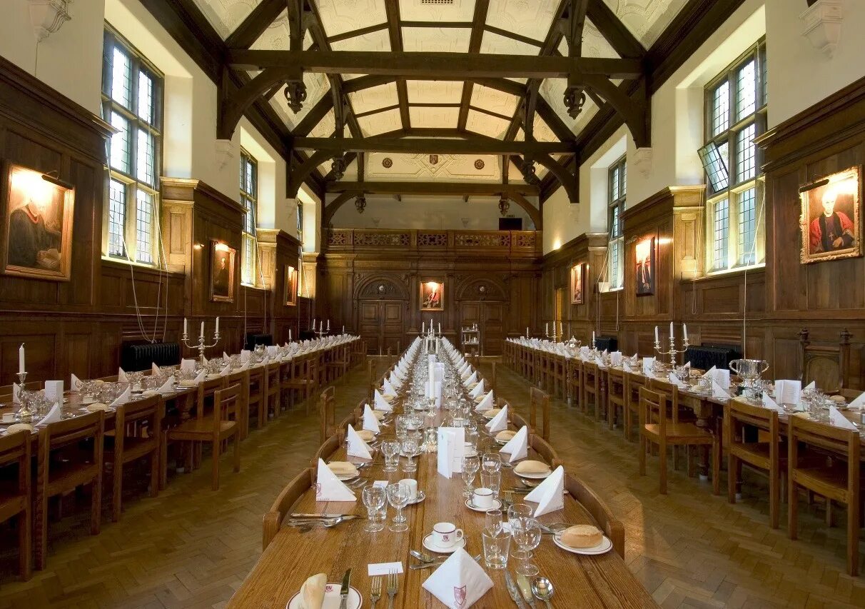 Dining hall. Кембридж университет внутри столовая. Гарвардский университет столовая. Кембридж Холл. Оксфордский университет столовая.