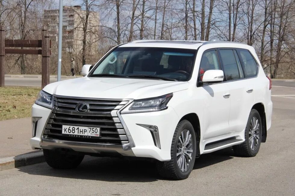 Лексус сколько лошадиных. Lexus LX 750. Lexus LX 570 2019. Джип Лексус 750. Джип Лексус 570.