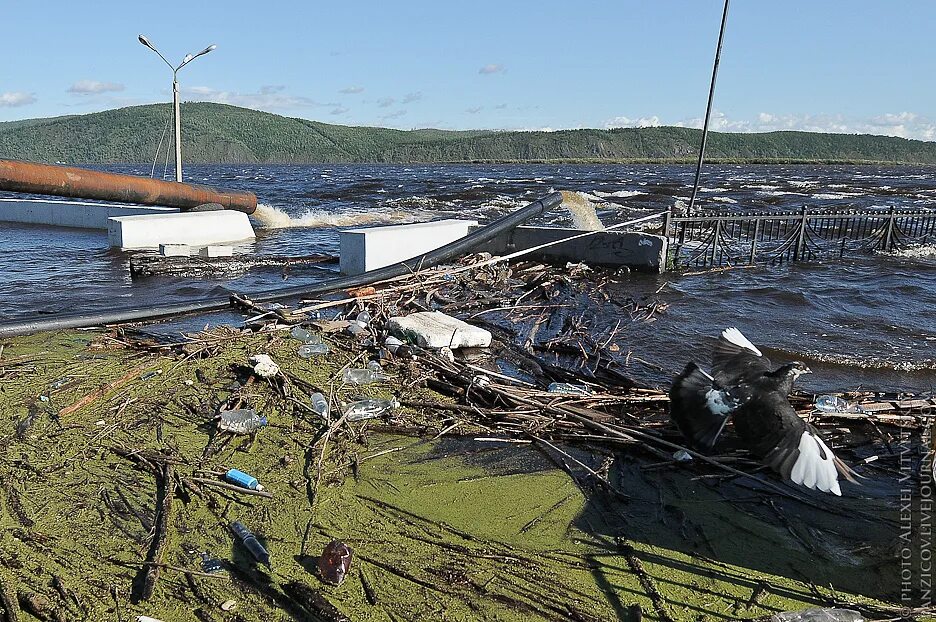 Погода комсомольск по часам. Разруха Комсомольска на Амуре. ЧС на Дальнем востоке. Дальний Восток разруха. Затопленные Шахты дальнего Востока.