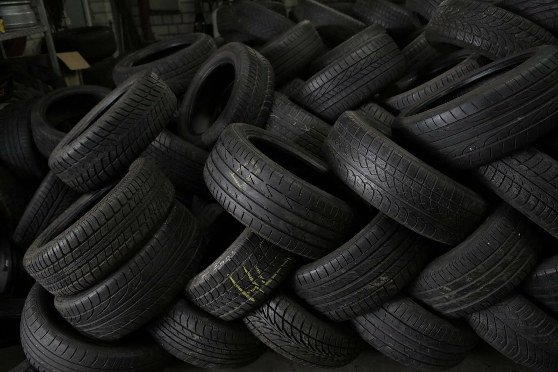 Купить шины б у недорого. Шины Екатеринбург. Used Tyre. Шины недорого Екатеринбург. Дешёвая резина для авто в Стерлитамаке.