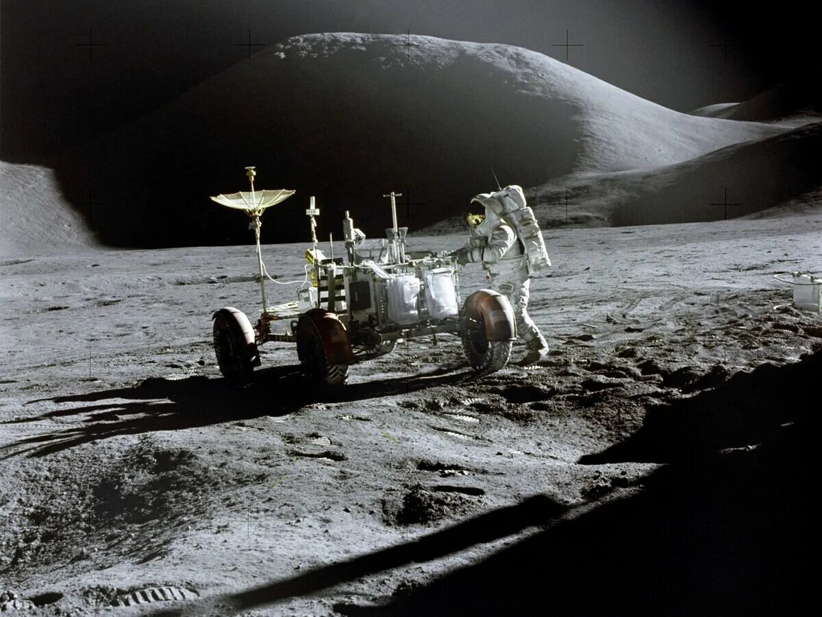 Лунный ландшафт. Дубкова. Аполлон 11 высадка на луну. А н луна. Waning gibbous.