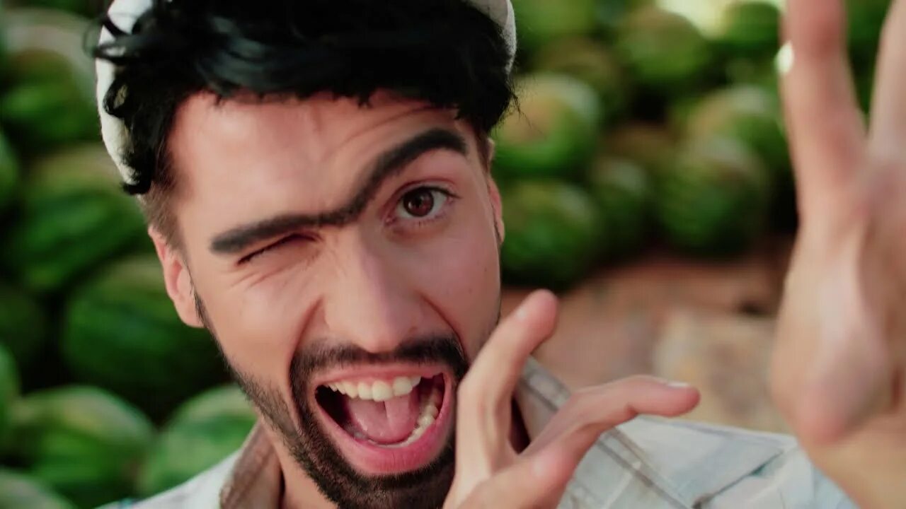 Е-boy пародия. Панда пародия на песню ютуб. Пародии на артистов. Пародия е. Время и стекло ебой.