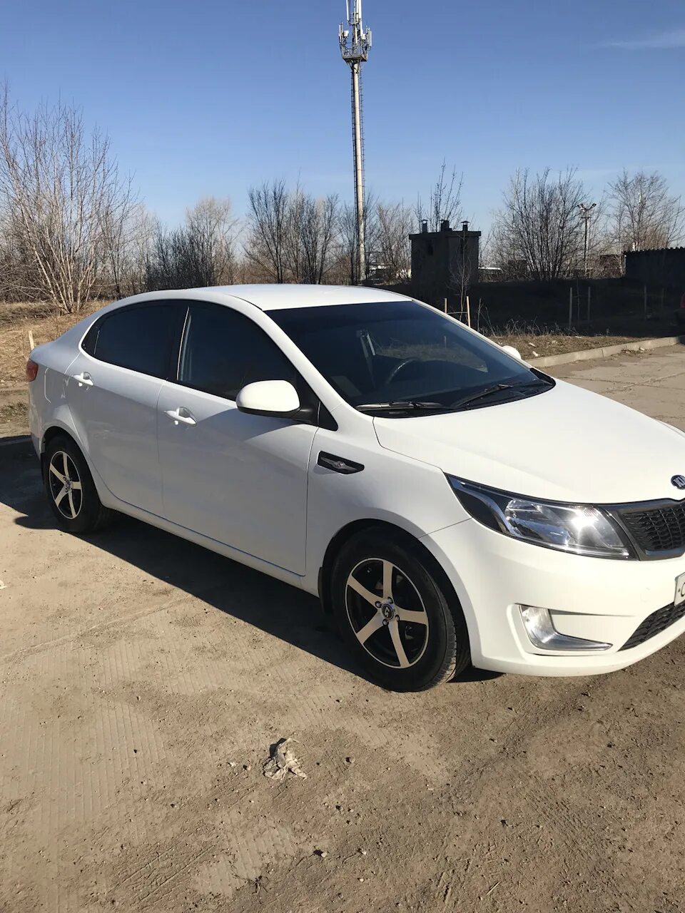 Kia Rio 3 r16. Kia Rio диски 15. Kia Rio на литье. Kia Rio 4 r15. Киа рио 3 r16