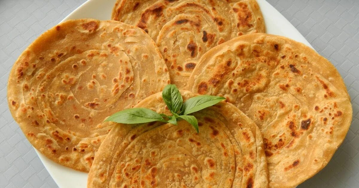 Панир паратха. Laccha Paratha. Паратха-индийские лепешки. Aloo Paratha лепешки. Индийские алу