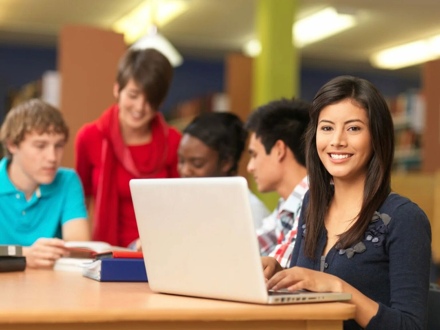 Course of study 1. Английские студенты. education first студенты. class на английском. study free студенты.