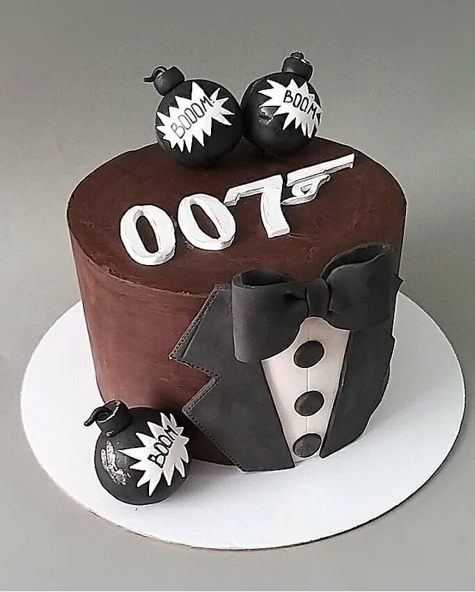 украсить торт для мужчины. торт в виде монеты. торт мужчине 29. необычные торты на день рождения. торт для мужчины на день рождения.