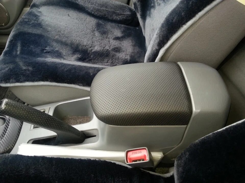 Подлокотник тойота витц 2001. Подлокотник центральный рав4 2006г. Подлокотник раф4 2016. Подлокотник toyota vitz 1. Подлокотник тойота рав 4.